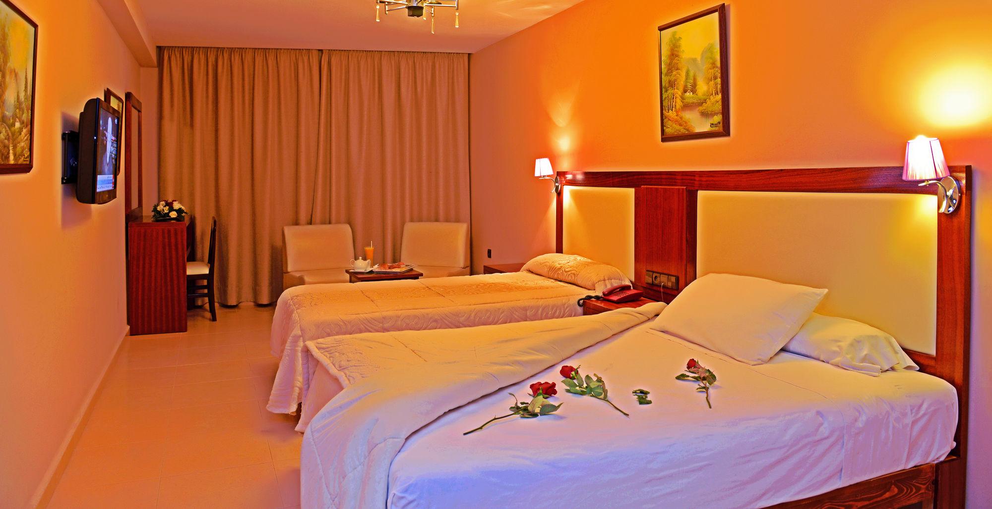 El Yacouta Hotel Tetouan Bagian luar foto