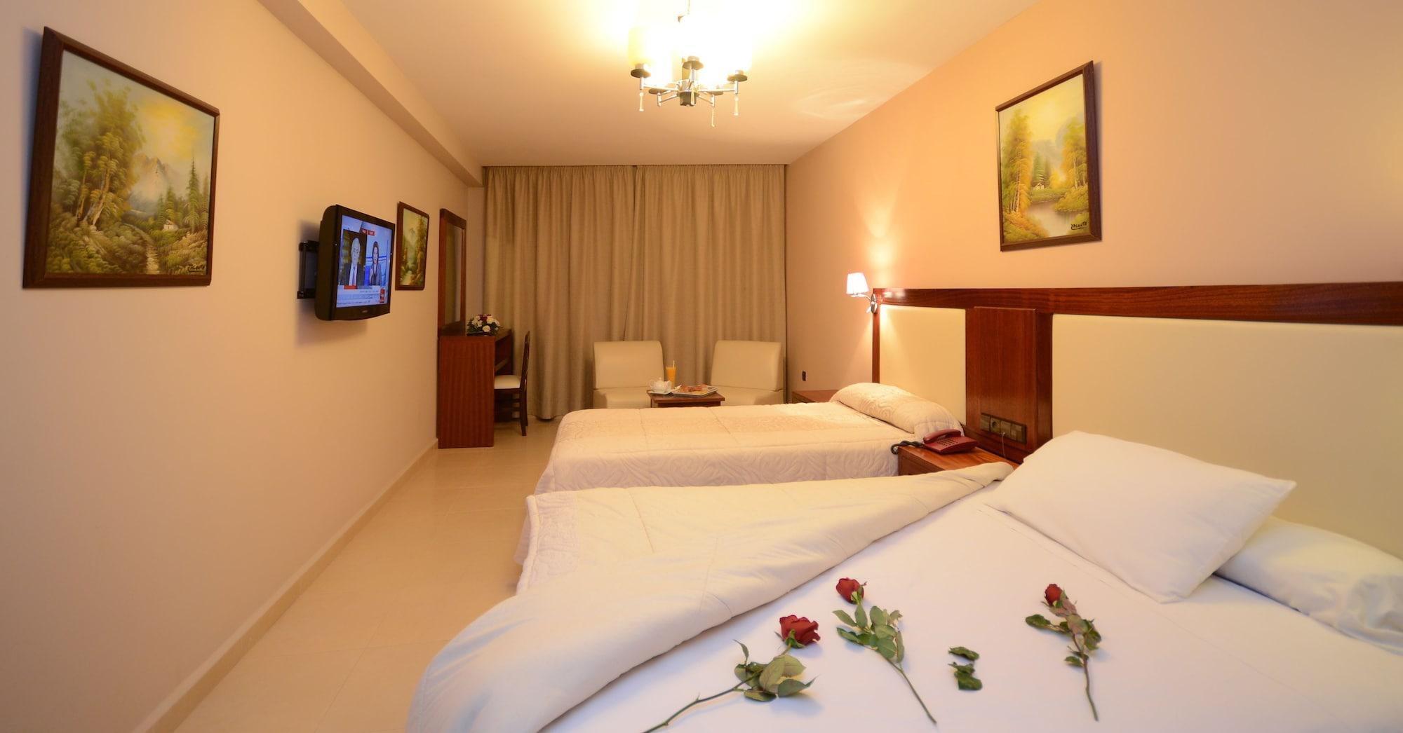 El Yacouta Hotel Tetouan Bagian luar foto